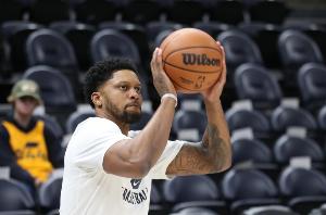 也展示了她 也展示了她