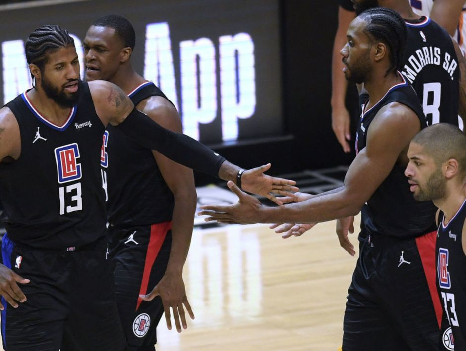 这位年轻前锋不负众望，在皇家马德里5-1战胜皇家贝蒂斯的比赛中，完成了职业生涯首个帽子戏法⚽✨ 来源：GOAL